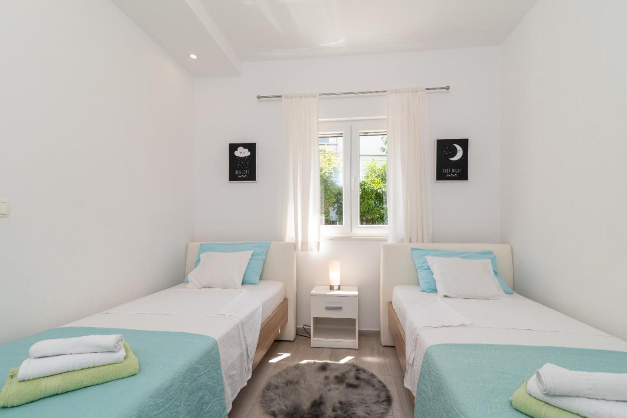 Apartment Ela Trogir Buitenkant foto