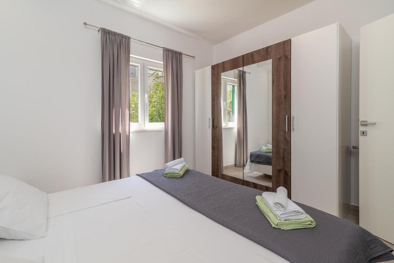 Apartment Ela Trogir Buitenkant foto