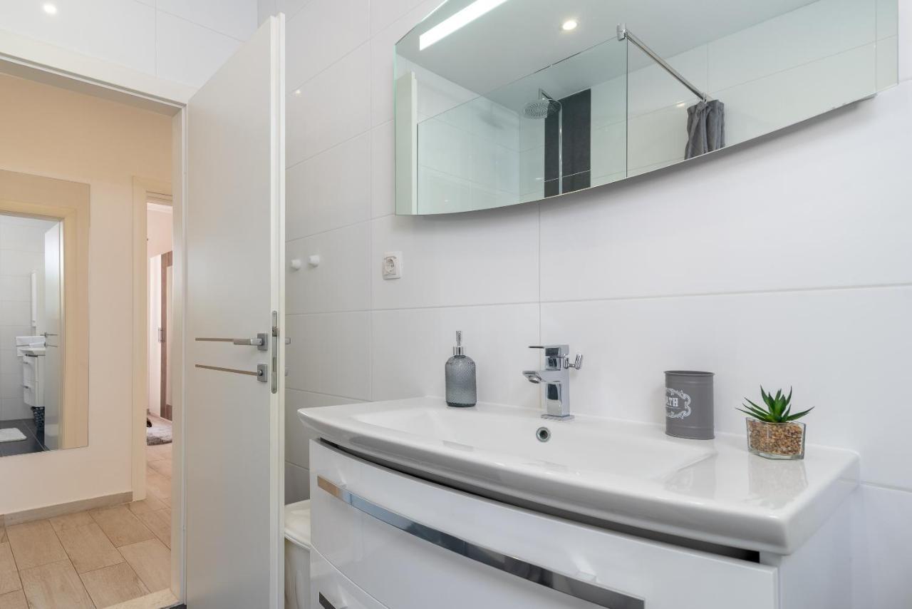 Apartment Ela Trogir Buitenkant foto